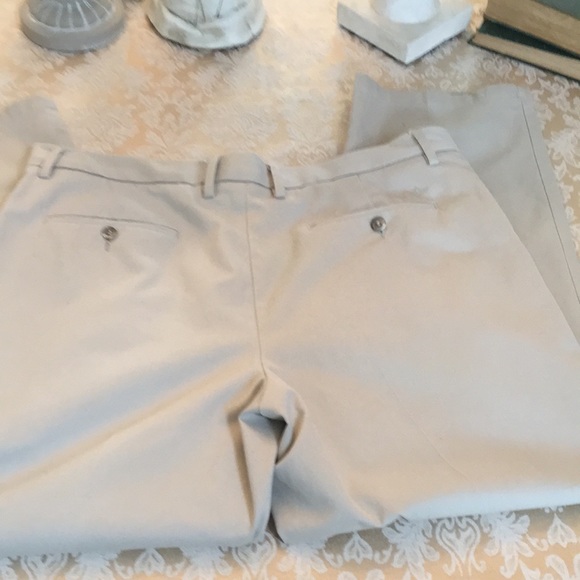 Dockers lightweight khaki trousers - Picture 9 of 11